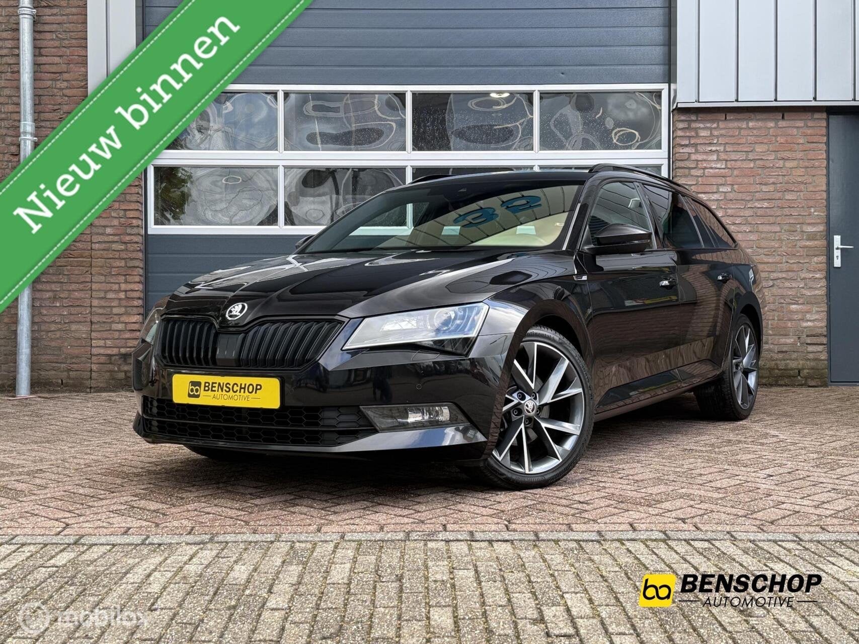 Skoda Superb Combi 1.8 TSI Sportline Kuipstoelen Navi Carpla, Auto's, 1800 kg, Zwart, 4 cilinders, 179 pk