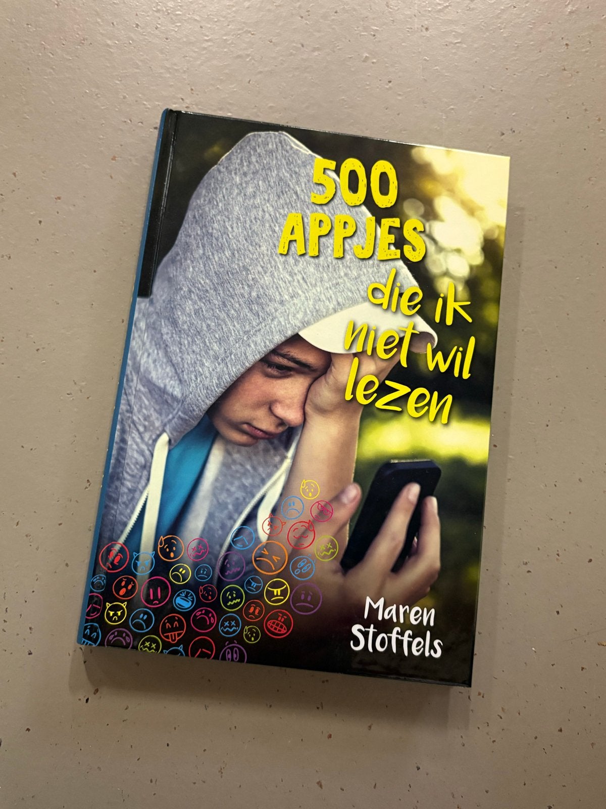 500 Appjes die ik niet wil lezen - Maren Stoffels, Ophalen of Verzenden, Zo goed als nieuw, Fictie