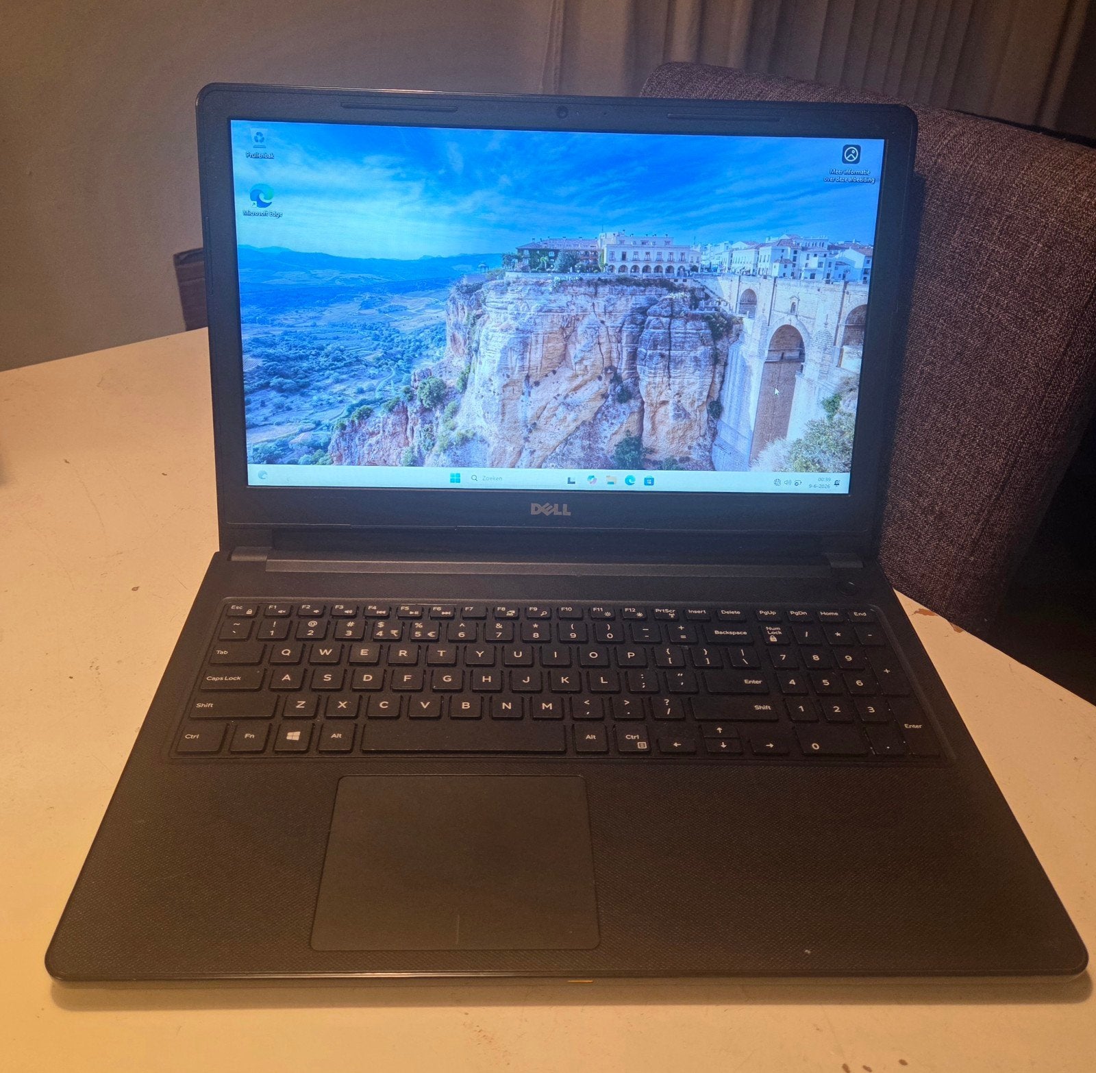 Laptop Dell Vostro 15 - Ssd - 8 GB Ram, Computers en Software, Windows Laptops, Dell Vostro, 2 tot 3 Ghz, 8 GB, Intel Core i3 7100u