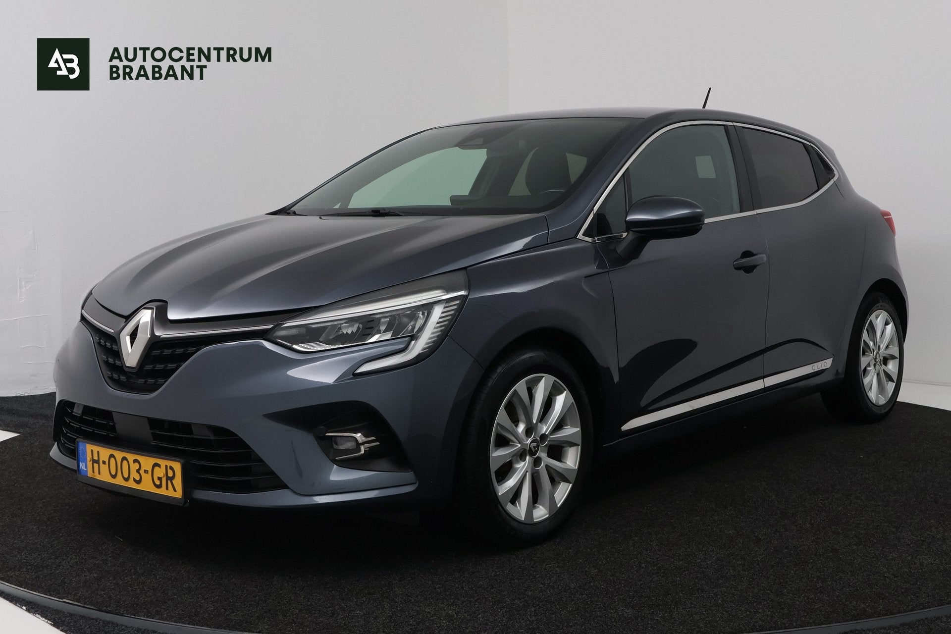 Renault Clio 1.0 TCe Intens (CAMERA, NAVIGATIE, CRUISE CONTR, Auto's, 101 pk, Gebruikt, 580 kg, 49 €/maand
