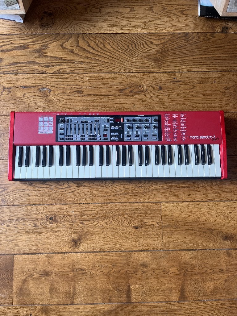 Nord Electro 3 (61 Keys Semi weighted Waterfall), Muziek en Instrumenten, Ophalen of Verzenden, Zo goed als nieuw, 61 toetsen
