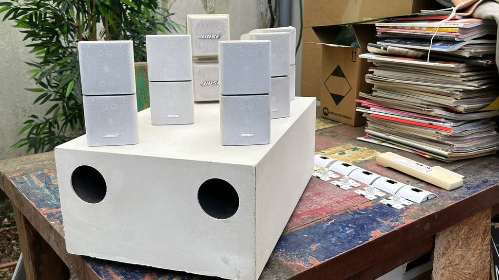 Bose Acoustimass subwoofer met Cube speakers wit, Gebruikt, Verzenden, Complete surroundset, Bose