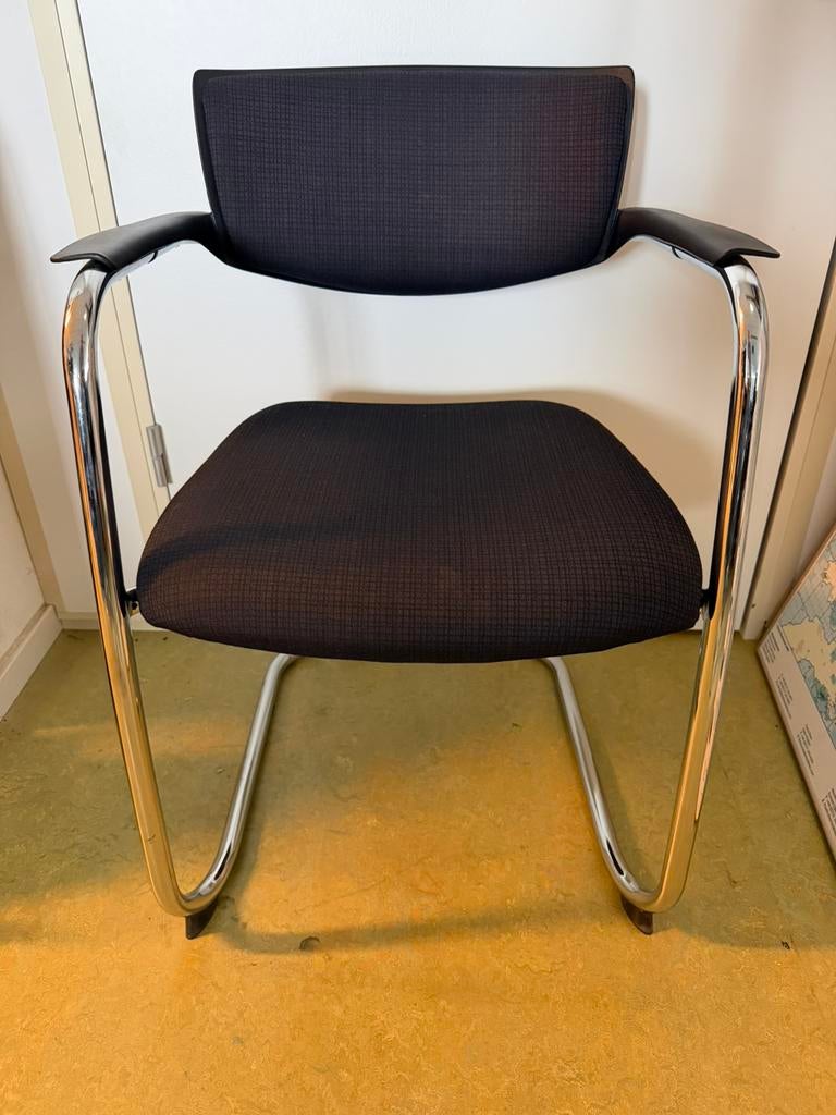 18 Slede frame atoelen, Ophalen, Zo goed als nieuw, Zwart, Vijf, Zes of meer stoelen