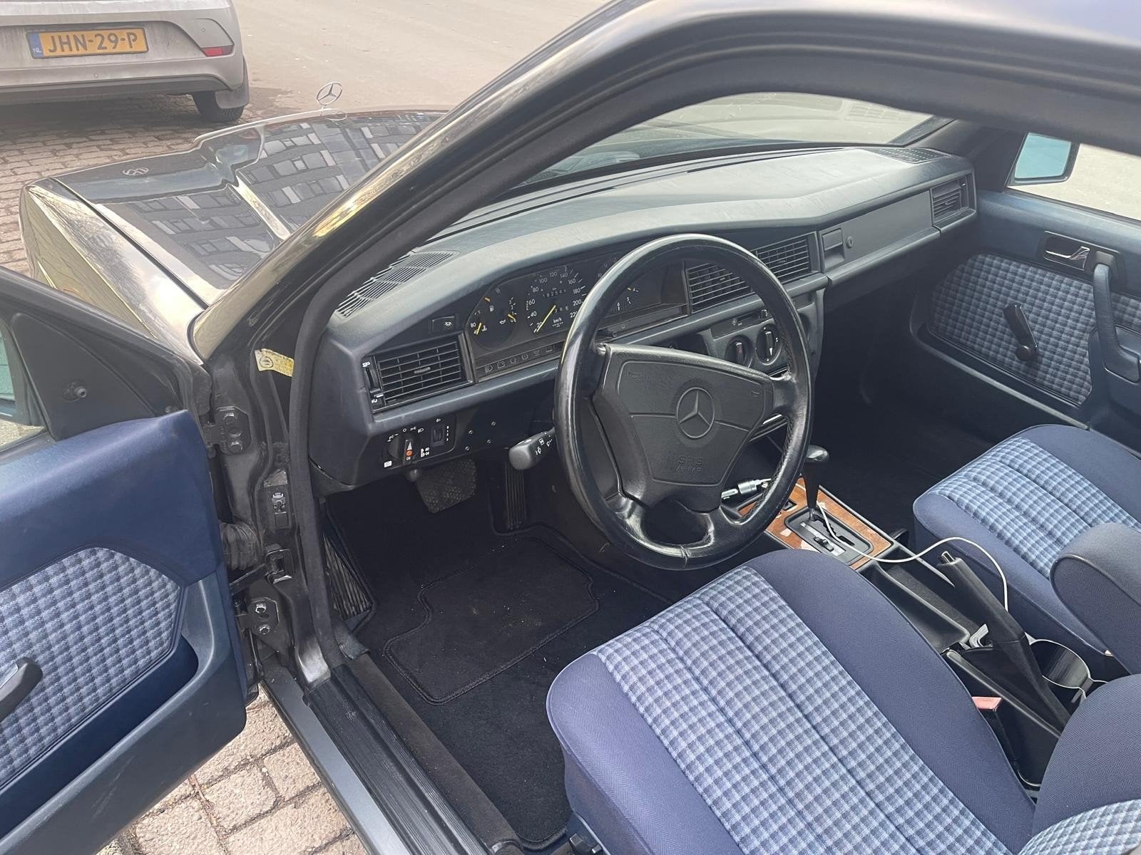 Mercedes-Benz 190-Serie 1.8 E AUT U9 1992 Zwart, foto 12