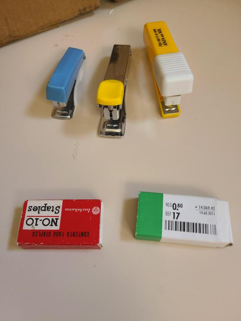 3 nietmachines met nietjes, Ophalen of Verzenden, Zo goed als nieuw