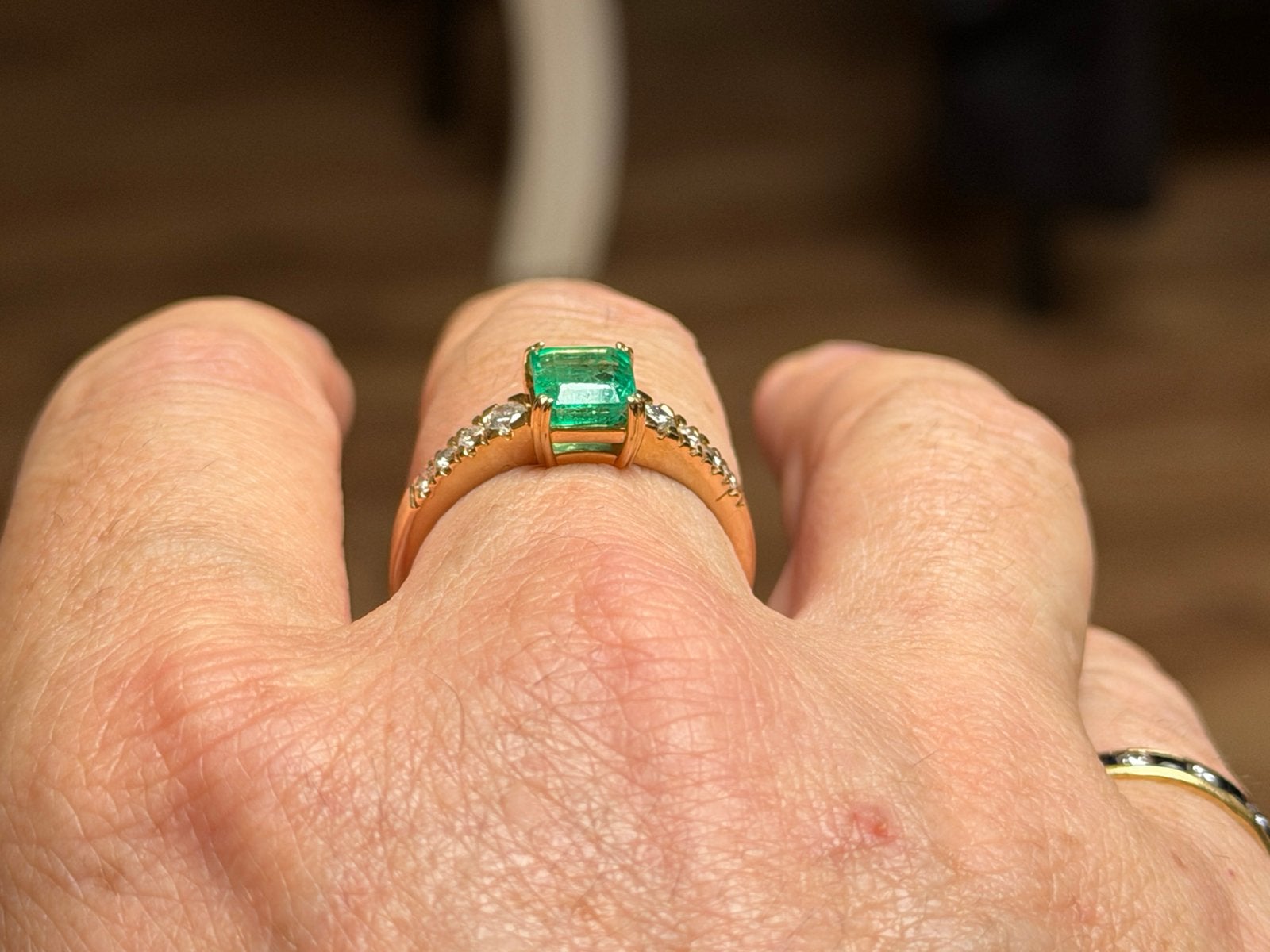 18K gouden ring met smaragd 2.75ct en natuurlijke diamanten!, 20 of groter, Ophalen of Verzenden, Zo goed als nieuw, Dame of Heer