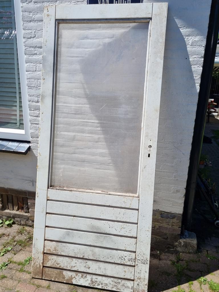 Zware oude houten deur met glas en lamellen, Ophalen, Gebruikt, 80 tot 100 cm, Buitendeur