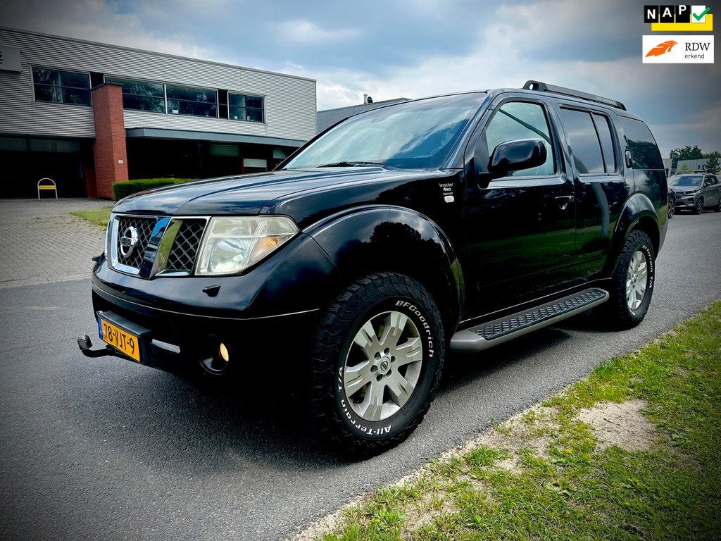 Nissan Pathfinder 2.5 LE Premium , GRIJS KENTEKEN, EERSTE EI, Auto's, Automaat, Gebruikt, Zwart, 4 cilinders