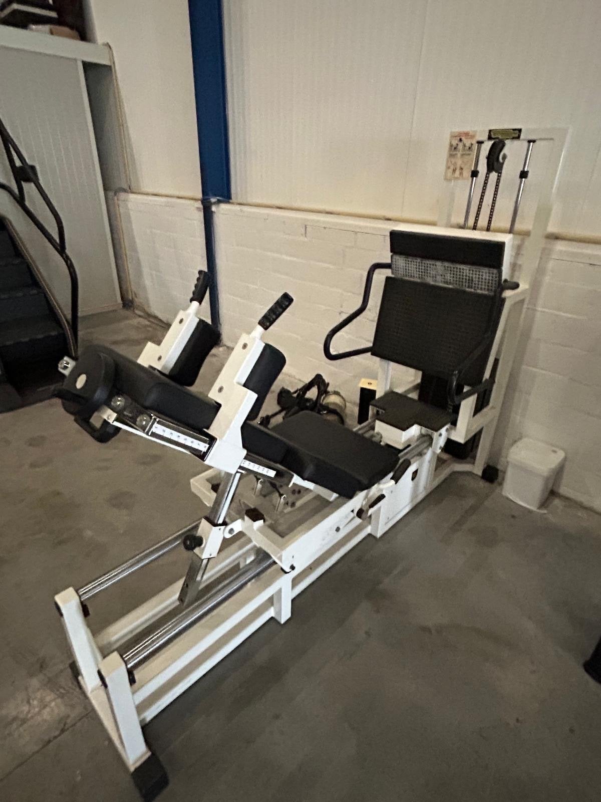 Technogym Leg Press Horizontale/Zittend Krachtstation, Ophalen, Gebruikt, Krachtstation, Metaal