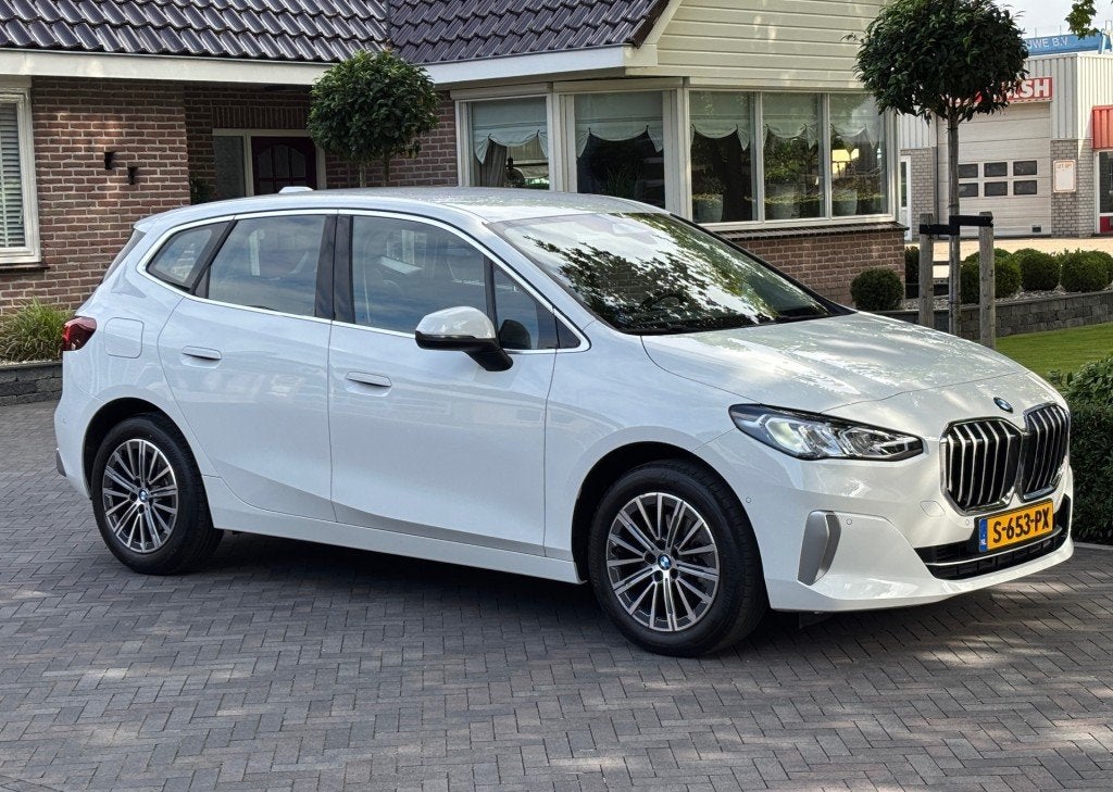 Bmw 2-SERIE ACTIVE TOURER 220i 170pk Luxury Line  Harman Kar, Auto's, Gebruikt, Wit, 3 cilinders, 170 pk
