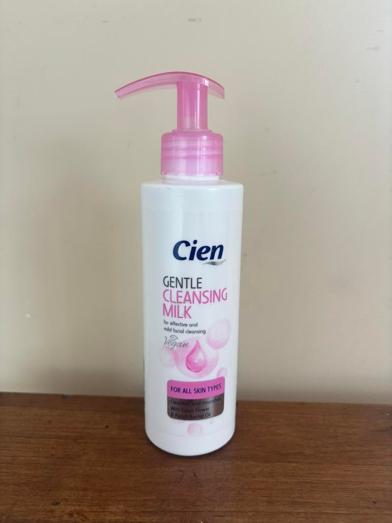 Cien gentle cleansing milk vegan • voor alle huidtypes, Ophalen of Verzenden, Nieuw, Reiniging