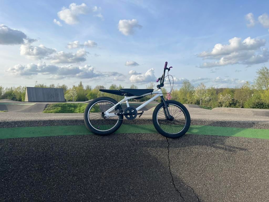 BMX decathlon Wipe 500, Fietsen en Brommers, Fietsen | Crossfietsen en BMX, Ophalen, Staal, Velgrem, Voetsteunen