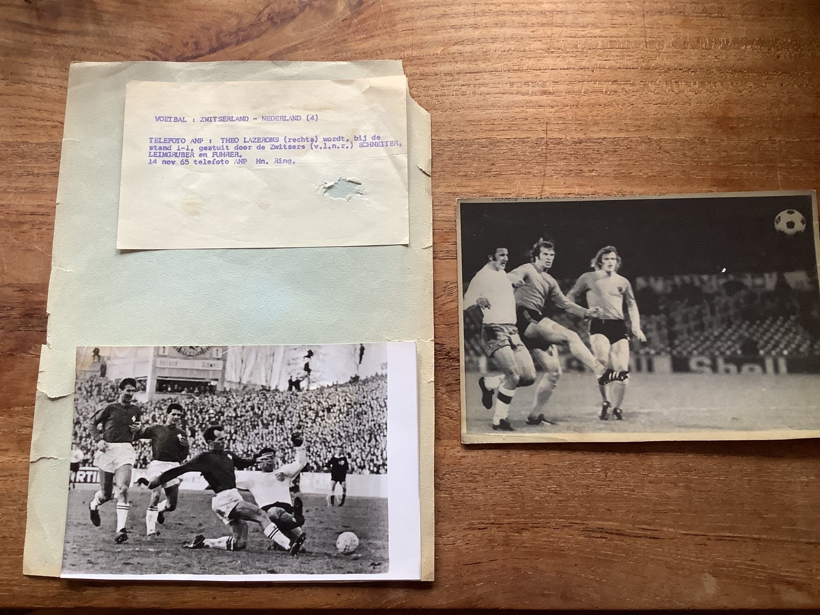 8 persfoto’s Nederlands voetbalelftal, Verzamelen, Foto's en Prenten, Ophalen of Verzenden, 1960 tot 1980, Gebruikt, Overige onderwerpen