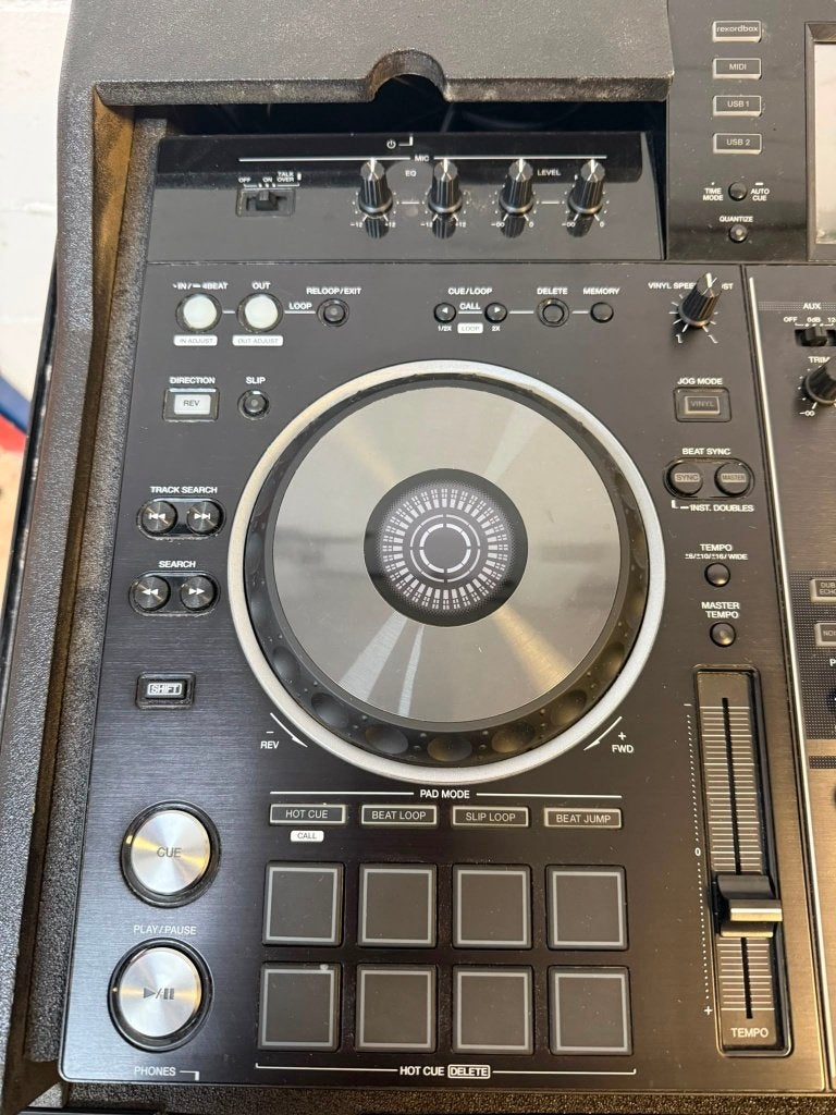 Pioneer XDJ-RX2 incusief flightcase in perfecte staat, Muziek en Instrumenten, Dj-sets en Draaitafels, Ophalen of Verzenden, Zo goed als nieuw