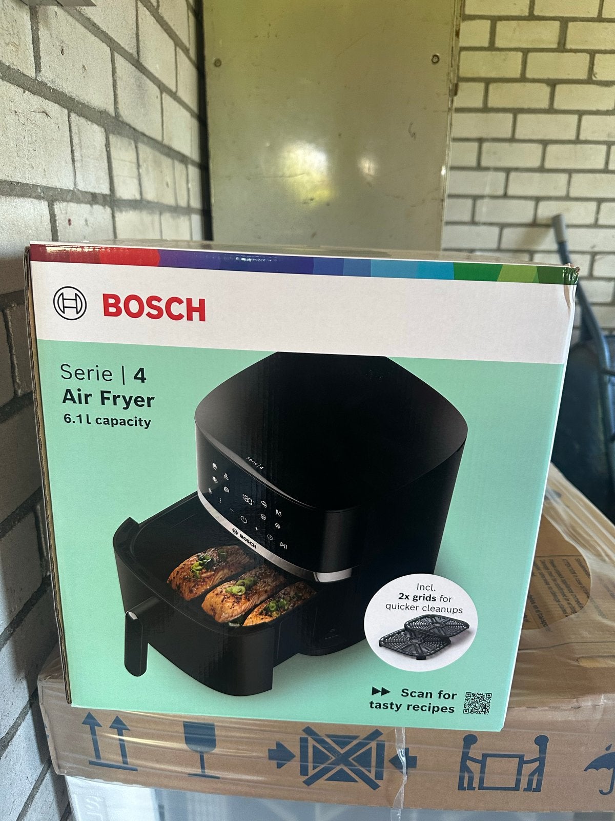 Bosch Serie 4 Airfryer 6.1L - Nieuw in doos, Ophalen, Nieuw, Airfryer, 1500 gram of meer