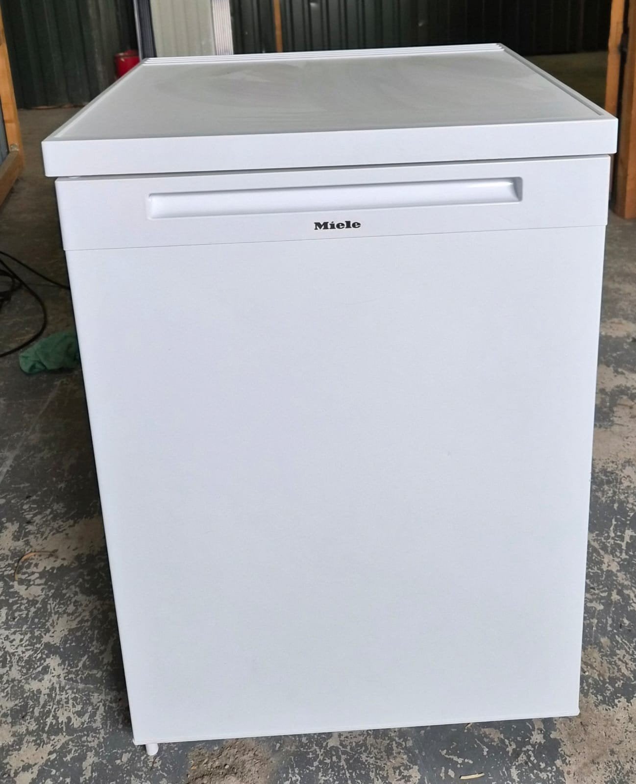Miele koelkast, Ophalen, Zonder vriesvak, Minder dan 85 cm, 100 tot 150 liter