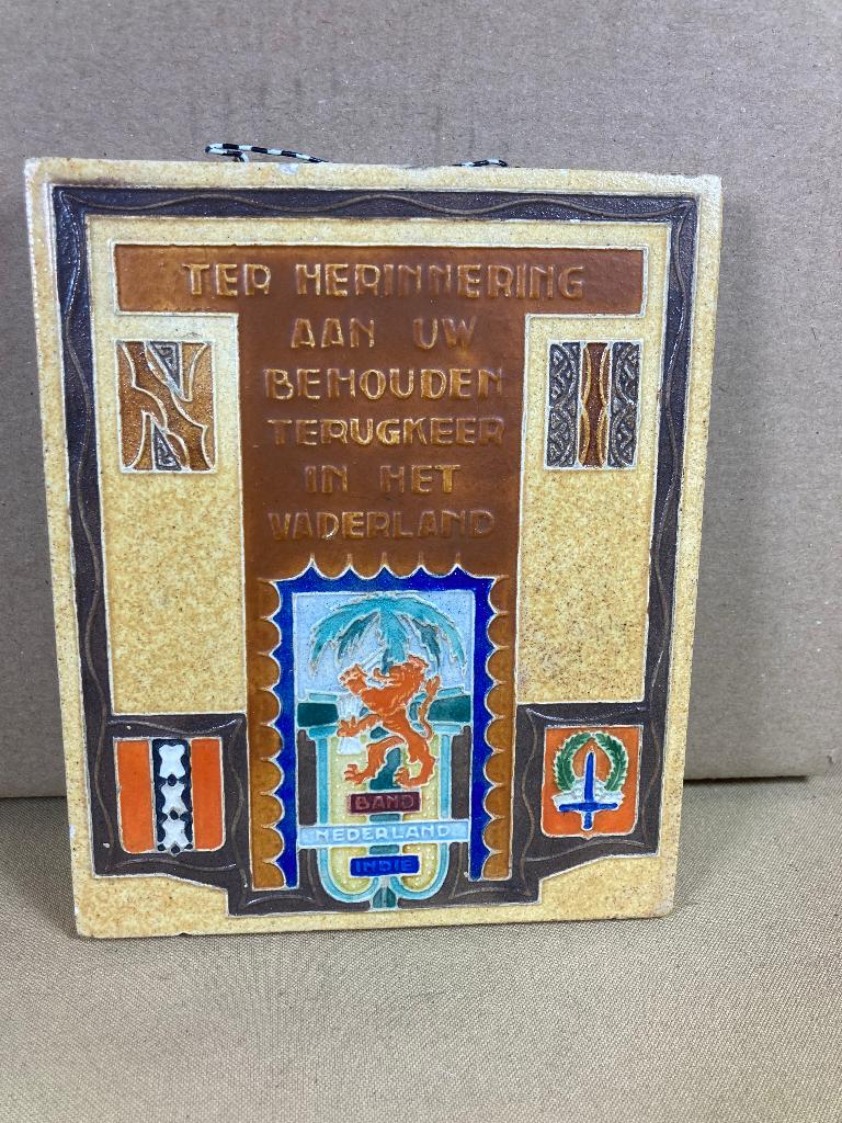Westraven cloisonnee tegel Terugkeer uit Nederlands Indië, Ophalen of Verzenden