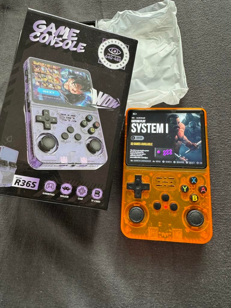 R36S Game Console - Zo goed als nieuw, Spelcomputers en Games, Spelcomputers | Overige, Ophalen of Verzenden, Overige merken, Zo goed als nieuw