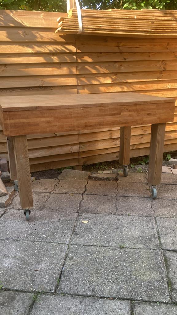 Bbq buiten tafel, Tuin en Terras, Terrasdelen en Vlonders, Ophalen of Verzenden, Zo goed als nieuw, Hout