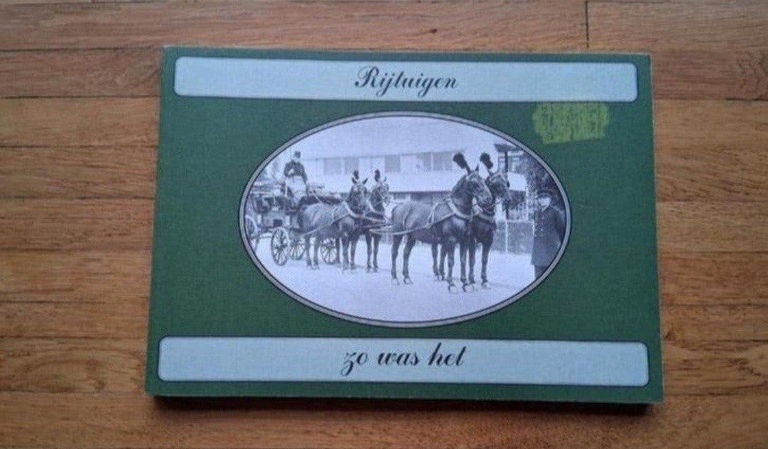 Rijtuigen zo was het
Geschiedenis informatief fotoboek
Oude, Ophalen of Verzenden, Zo goed als nieuw