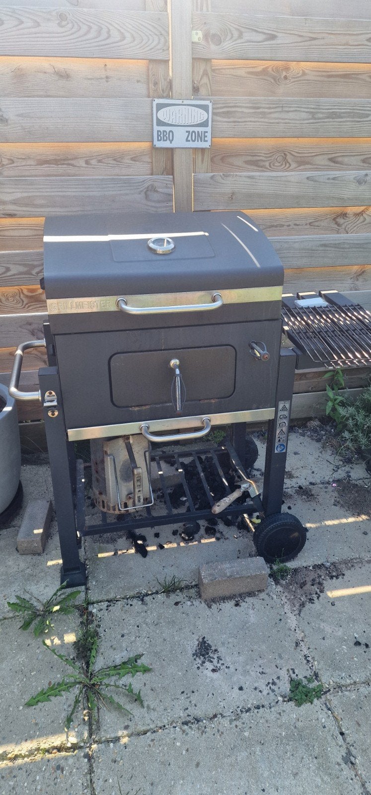 Grillmeister BBQ, Ophalen