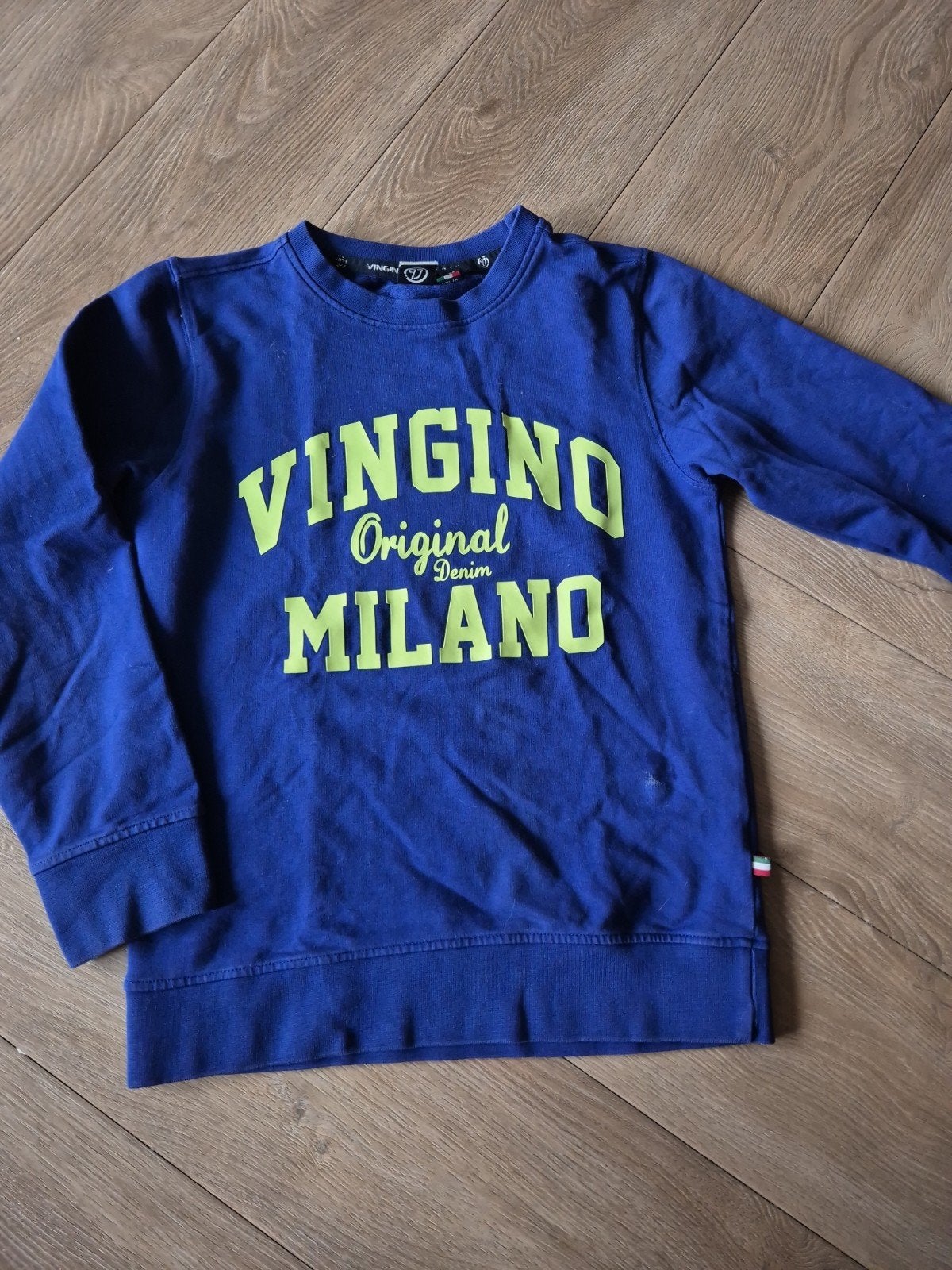 Vingino sweater maat 128 - Blauw met opdruk, Gebruikt, Jongen of Meisje, Trui of Vest, Ophalen of Verzenden