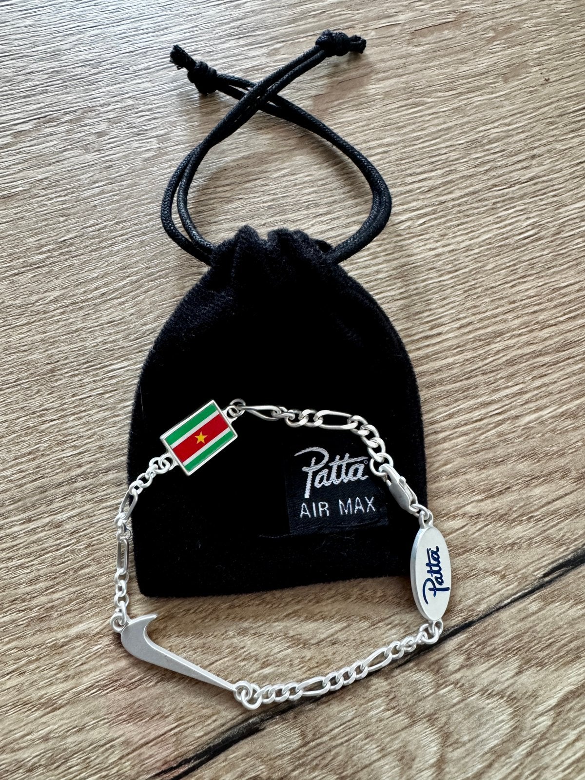 Patta x Nike Air Max Armband met Surinaamse Vlag, Ophalen of Verzenden, Nieuw, Zilver, Overige materialen