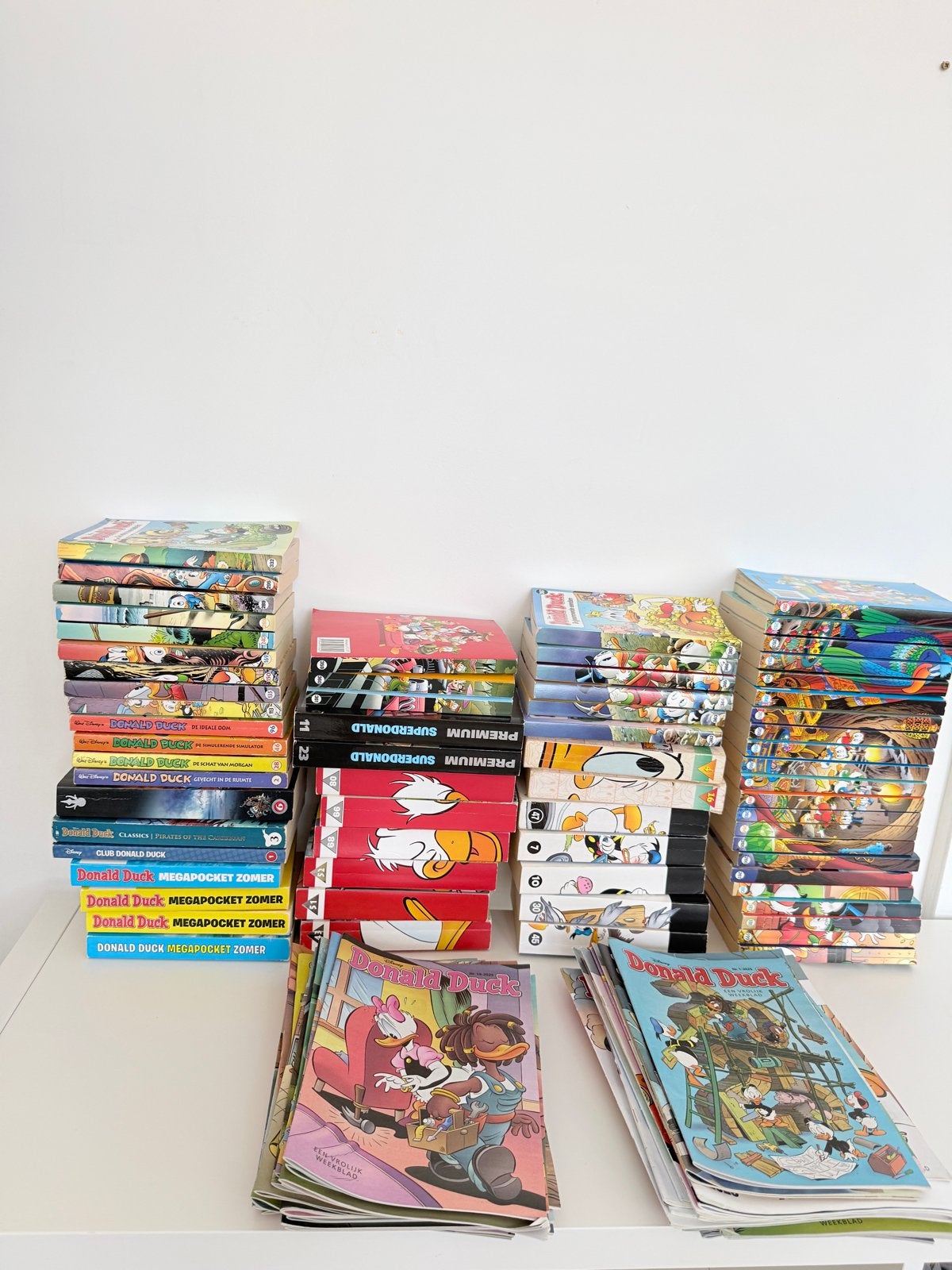 Grote collectie Donald Duck stripboeken, Boeken, Stripboeken, Meerdere stripboeken, Ophalen, Gelezen