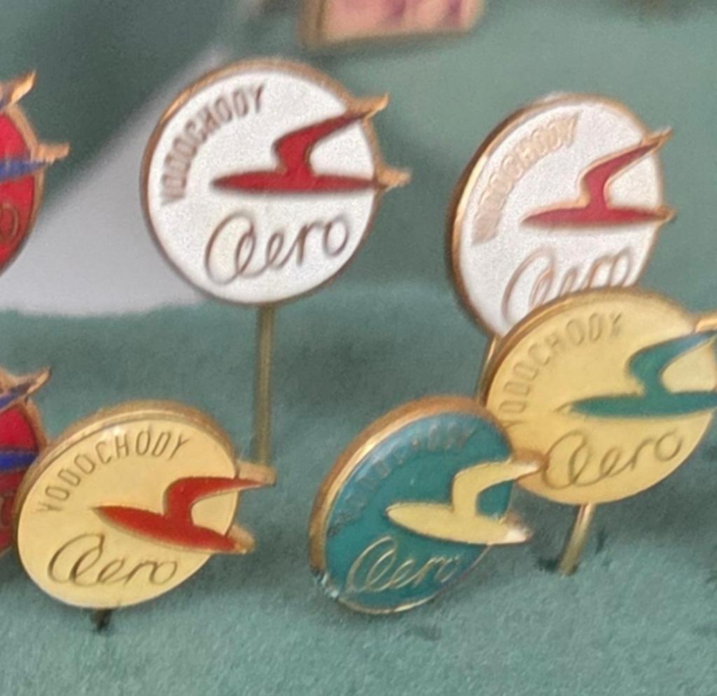 Diverse Zeldzame Pins uit de Jaren '60 - Unieke Collectie, Verzamelen, Ophalen of Verzenden, Gebruikt, Overige onderwerpen, Speldje of Pin