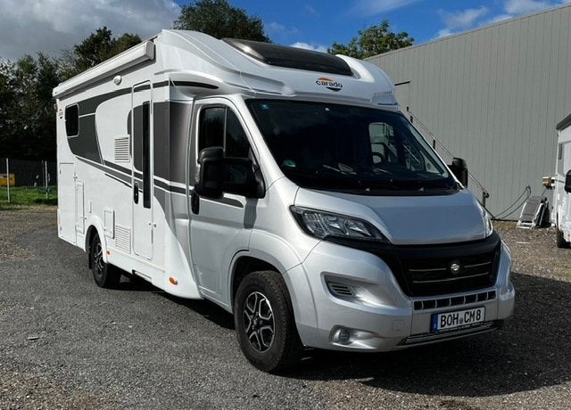 Carado T 338 Half Integraal| automaat | 2x Airconditioning |, Caravans en Kamperen, Automaat, Bedrijf, Diesel, Douche