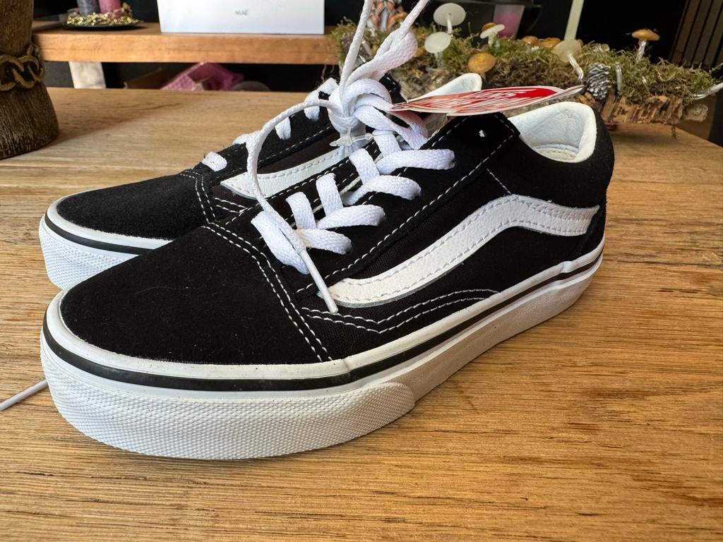 Nieuwe Vans Old Skool sneakers maat 31 met prijskaartje, Verzenden, Jongen of Meisje, Schoenen, Zo goed als nieuw