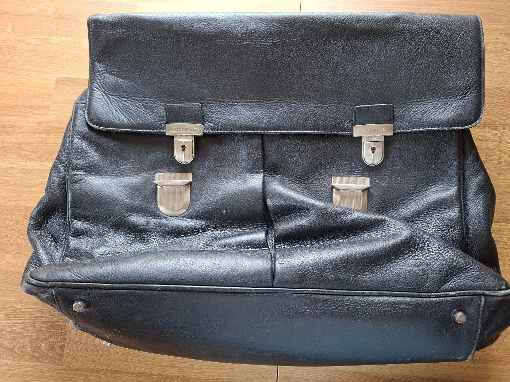 Laptoptas Hugo Boss (leer), Computers en Software, Laptoptassen, Aktetas, Ophalen of Verzenden, Zwart, Overige merken