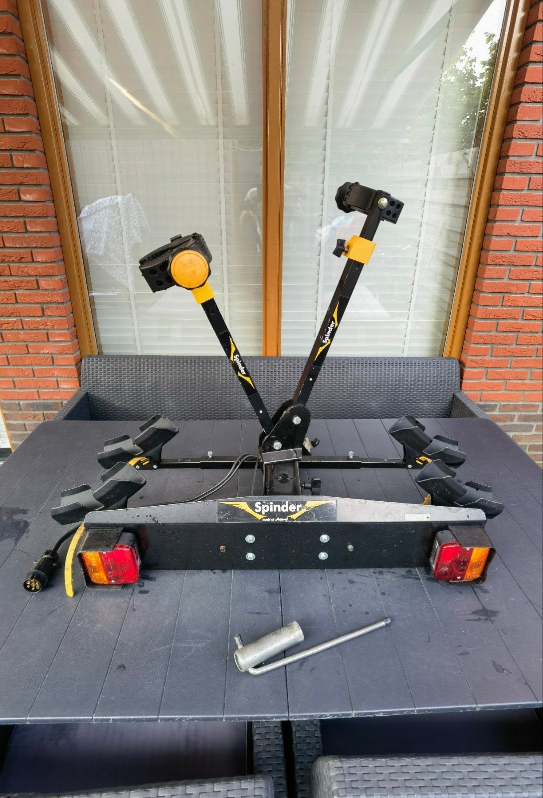 Gebruikte fietsendrager voor montage op de trekhaak.

Geschi, Brede banden, Ophalen of Verzenden, Zo goed als nieuw, 2 fietsen
