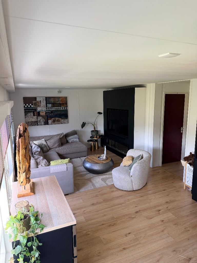 Stijlvolle woonunit 160 m² ·6slpk· in 2025 grondig vernieuwd, Ophalen