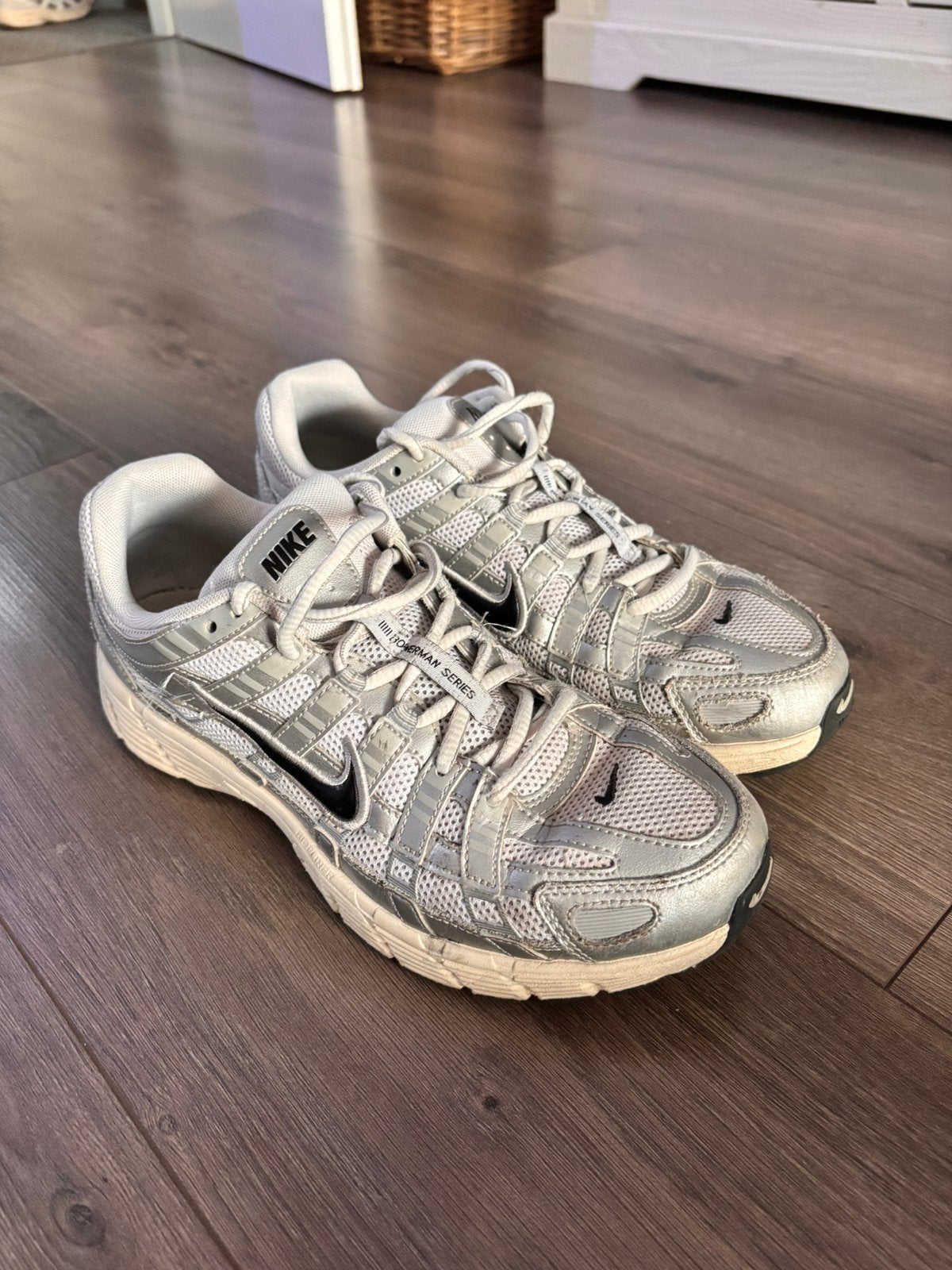 Nike p6000 maat 42,5, Kleding | Heren, Schoenen, Ophalen of Verzenden, Zo goed als nieuw, Wit, Sneakers of Gympen
