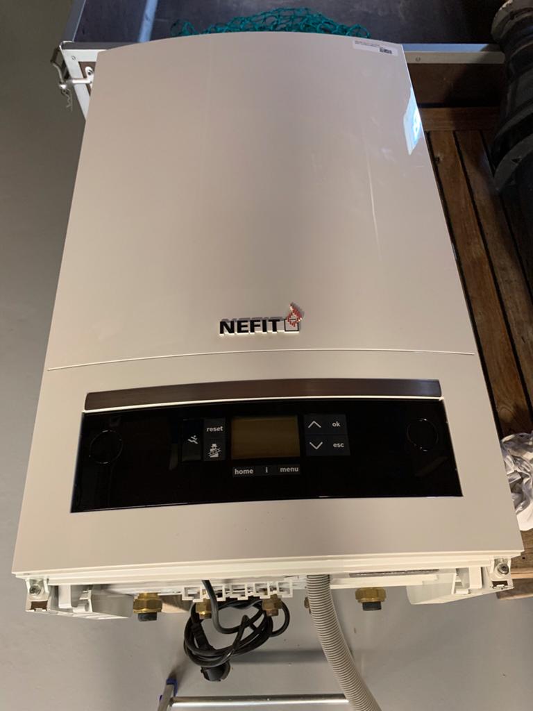 Te koop een Nefit Trendline HRC30/CW5 11, Doe-het-zelf en Verbouw, Verwarming en Radiatoren, Ophalen, 30 tot 80 cm, Cv-ketel of Combi-ketel
