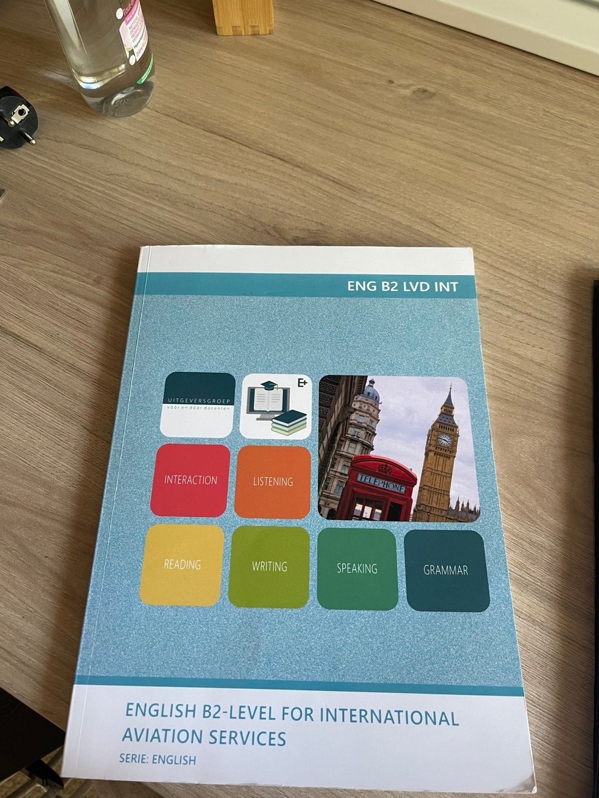 Engels B2 LVD INT, Ophalen of Verzenden, Gamma, Gelezen, MBO