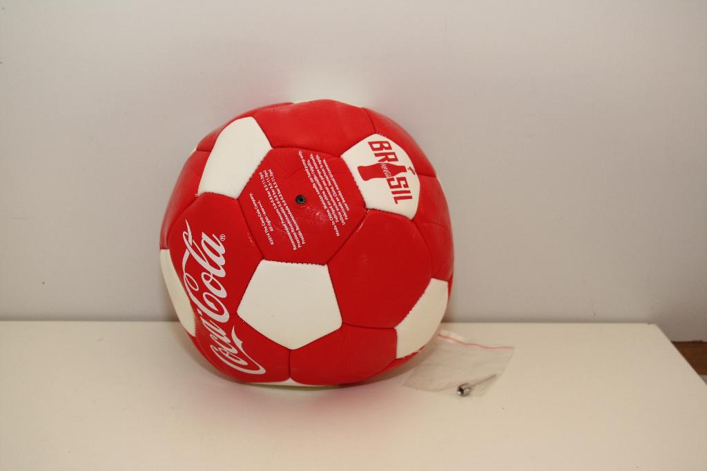 Vintage Leren bal FIFA Worldcup Brasil Coca-Cola 2014.Nieuw, Verzamelen, Ophalen of Verzenden, Nieuw, Buitenlandse clubs, Overige typen