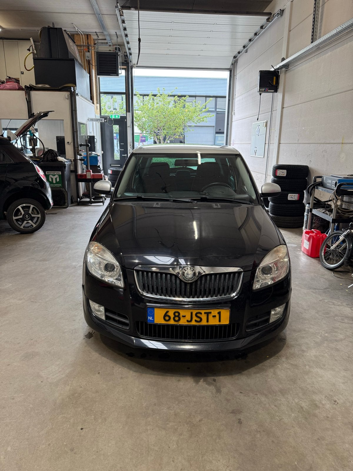 Skoda Fabia 1.6 16V 77KW 2009 Zwart, Voorwielaandrijving, 40 €/maand, 4 cilinders, Zwart
