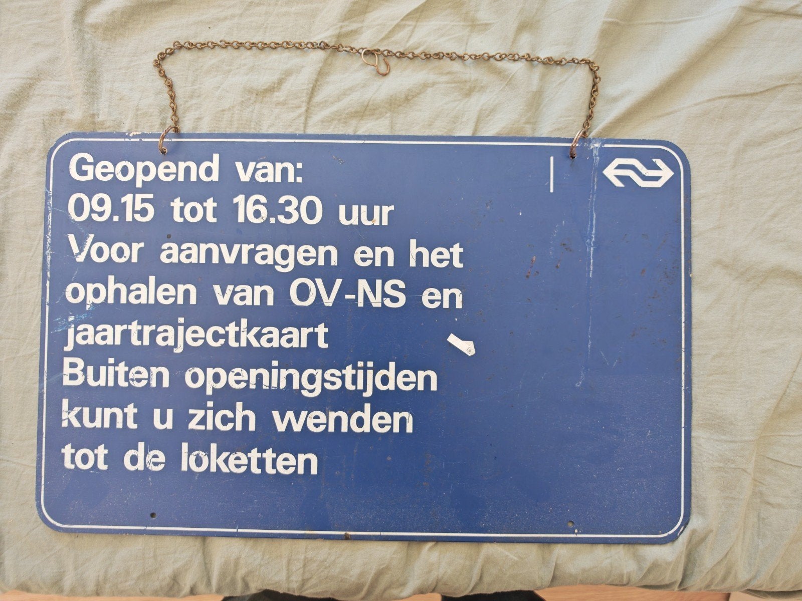 Vintage NS Informatiebord - Openingstijden Loketten, Ophalen of Verzenden, Gebruikt, Trein, Overige typen