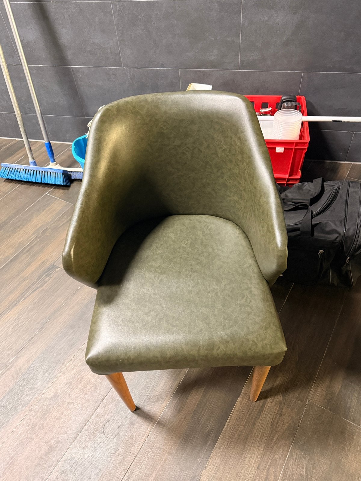 Te koop: Luxe horeca stoelen – 11 stuks, Ophalen