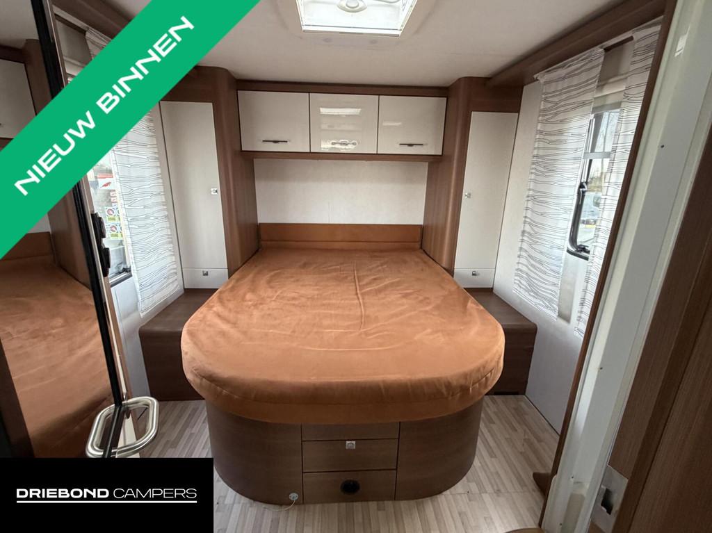 Lmc H737 Sportline Queensbed Hefbed Zonnepaneel Luifel Fiets, Caravans en Kamperen, Airbags, 7 tot 8 meter, Bedrijf, Airconditioning