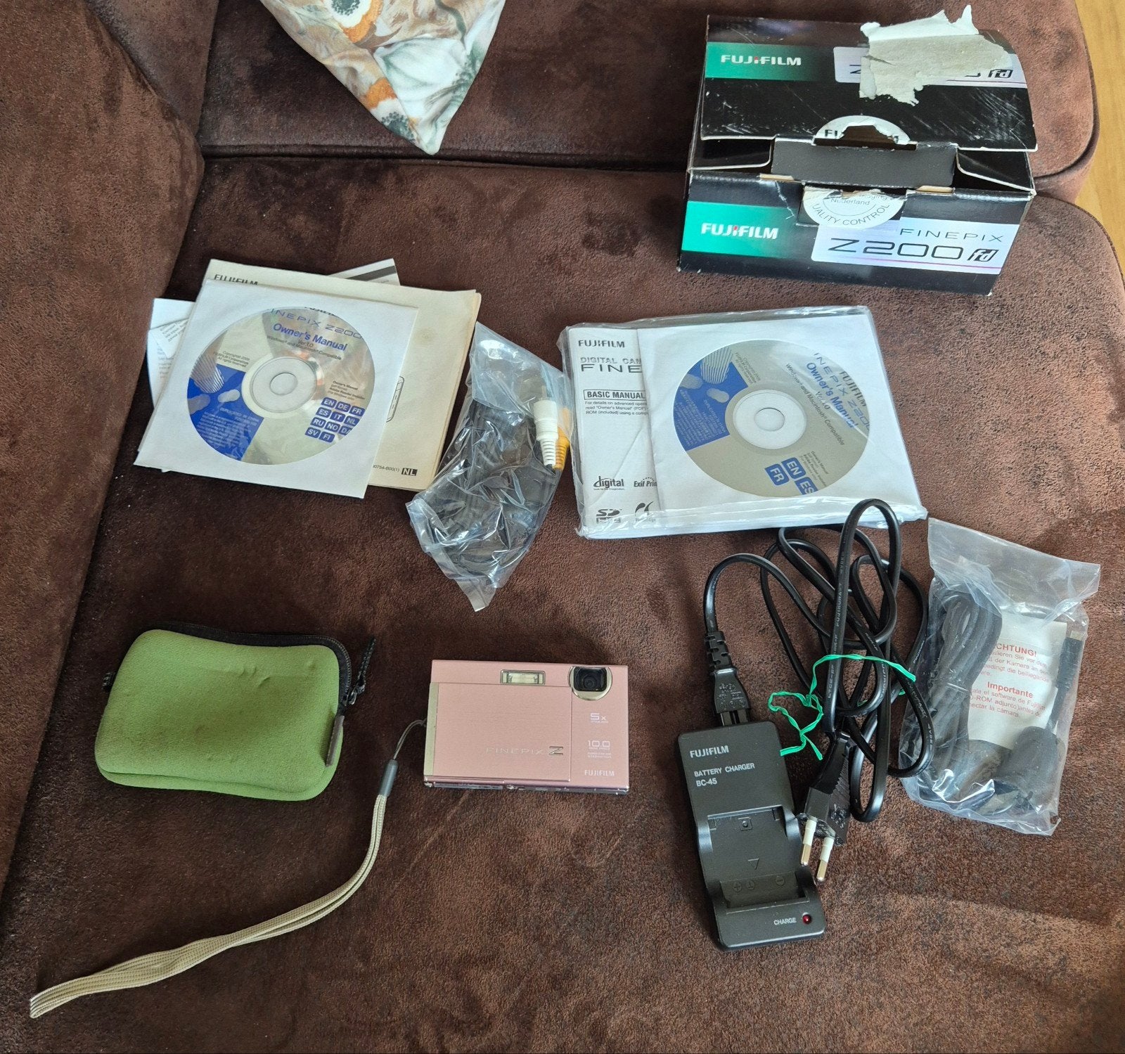 Fujifilm FinePix Z200fd Compactcamera Roze, Gebruikt, Fujifilm, 4 t/m 7 keer, Ophalen