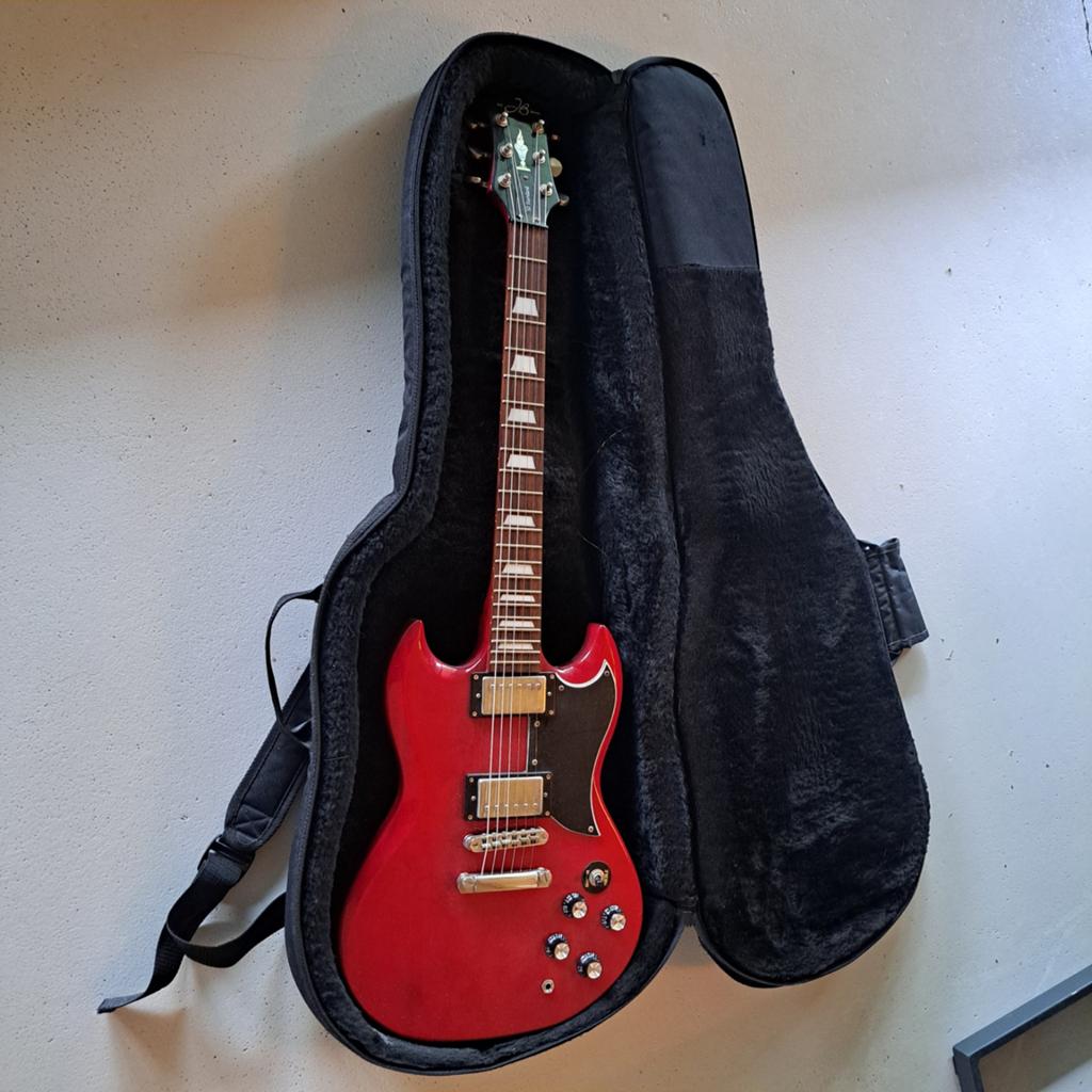 Te koop:Mooie jack Benner electrische gitaar., Muziek en Instrumenten, Overige merken, Met versterker, Ophalen of Verzenden, Zo goed als nieuw