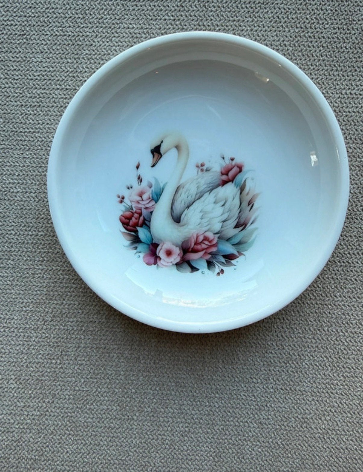 Vintage bordje schaaltje zwaan omringd door bloemen, Ophalen of Verzenden
