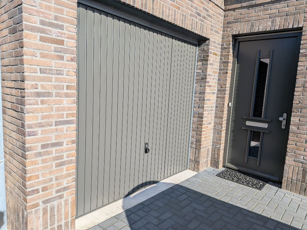 Garagedeur, Doe-het-zelf en Verbouw, Deuren en Horren, Ophalen, Garagedeur, Zo goed als nieuw, Metaal