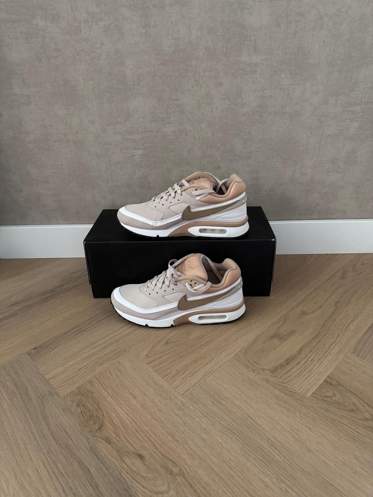 Nike Air Max BW Sneakers -  nieuw, Kleding | Heren, Schoenen, Ophalen of Verzenden, Nieuw, Bruin, Sneakers of Gympen