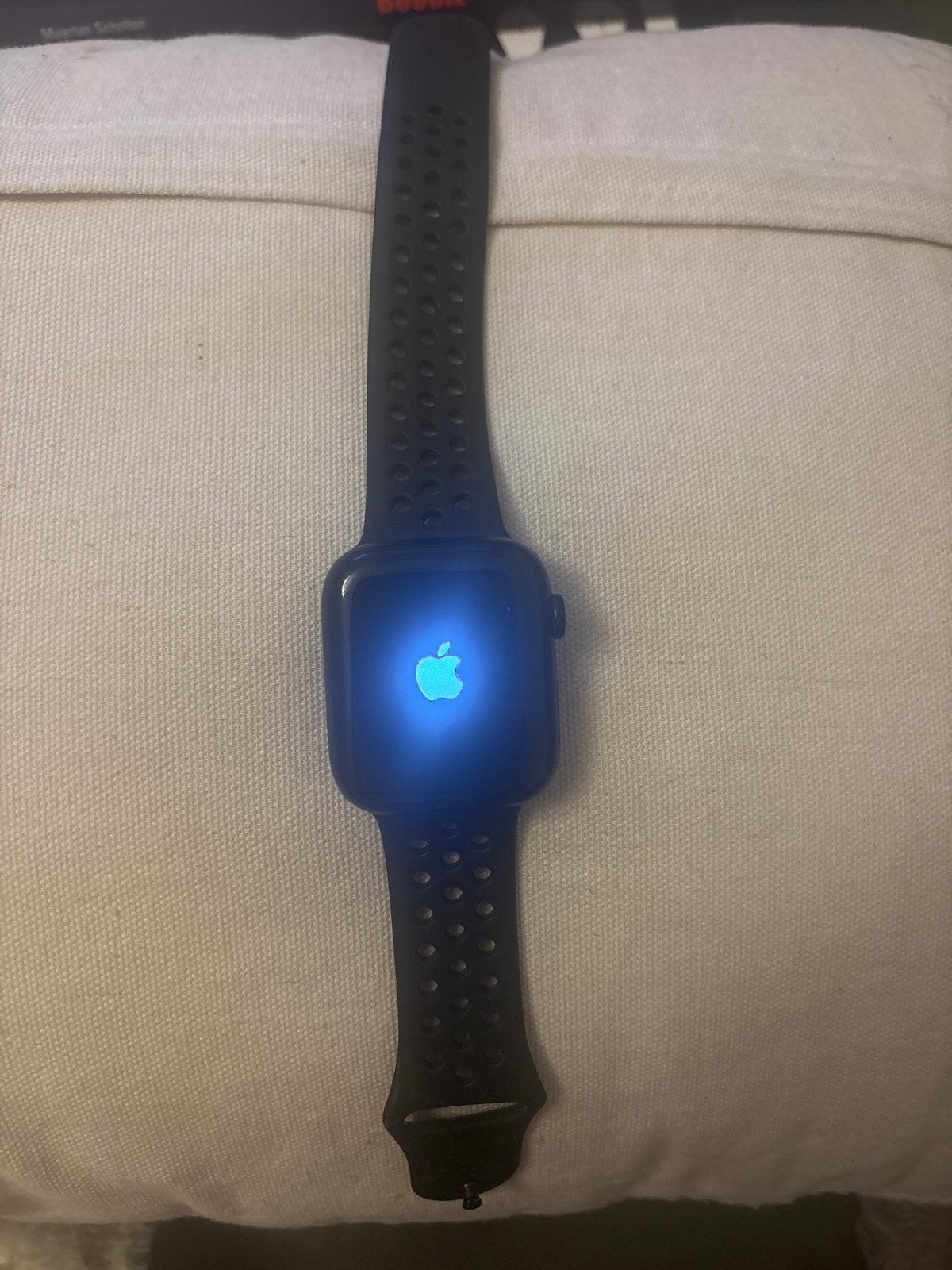 Apple Watch Series 8 45MM met sportbandje en oplaadkabel, Sieraden, Tassen en Uiterlijk, Smartwatches, Zwart, IOS, Ophalen of Verzenden