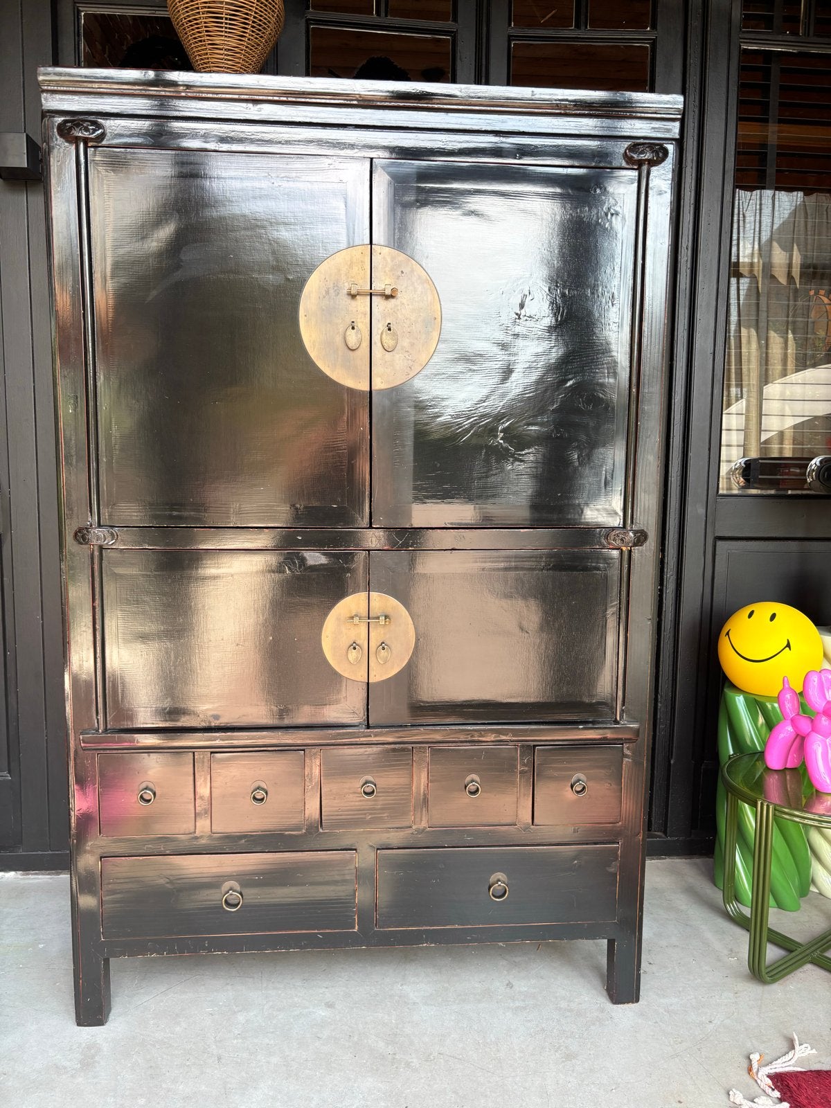 Chinese kast hoogglans zwart met messing beslag, Ophalen of Verzenden