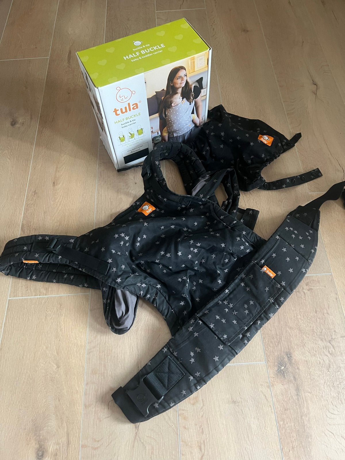 Tula Half Buckle draagzak - Zwart met sterren, Buik of Rug, Zo goed als nieuw, Draagzak, Ophalen